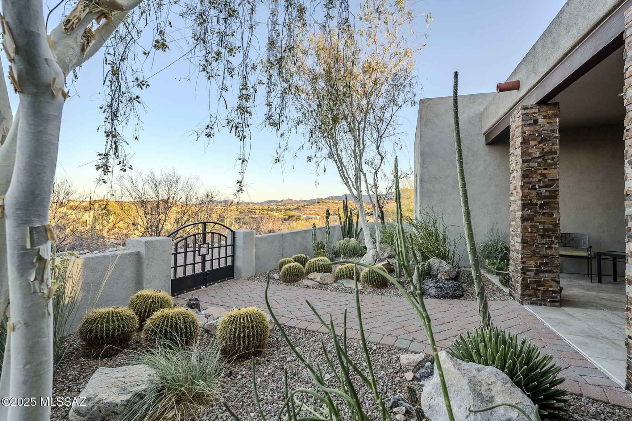 Property Photo: 5875 N Abington Road AZ 85743