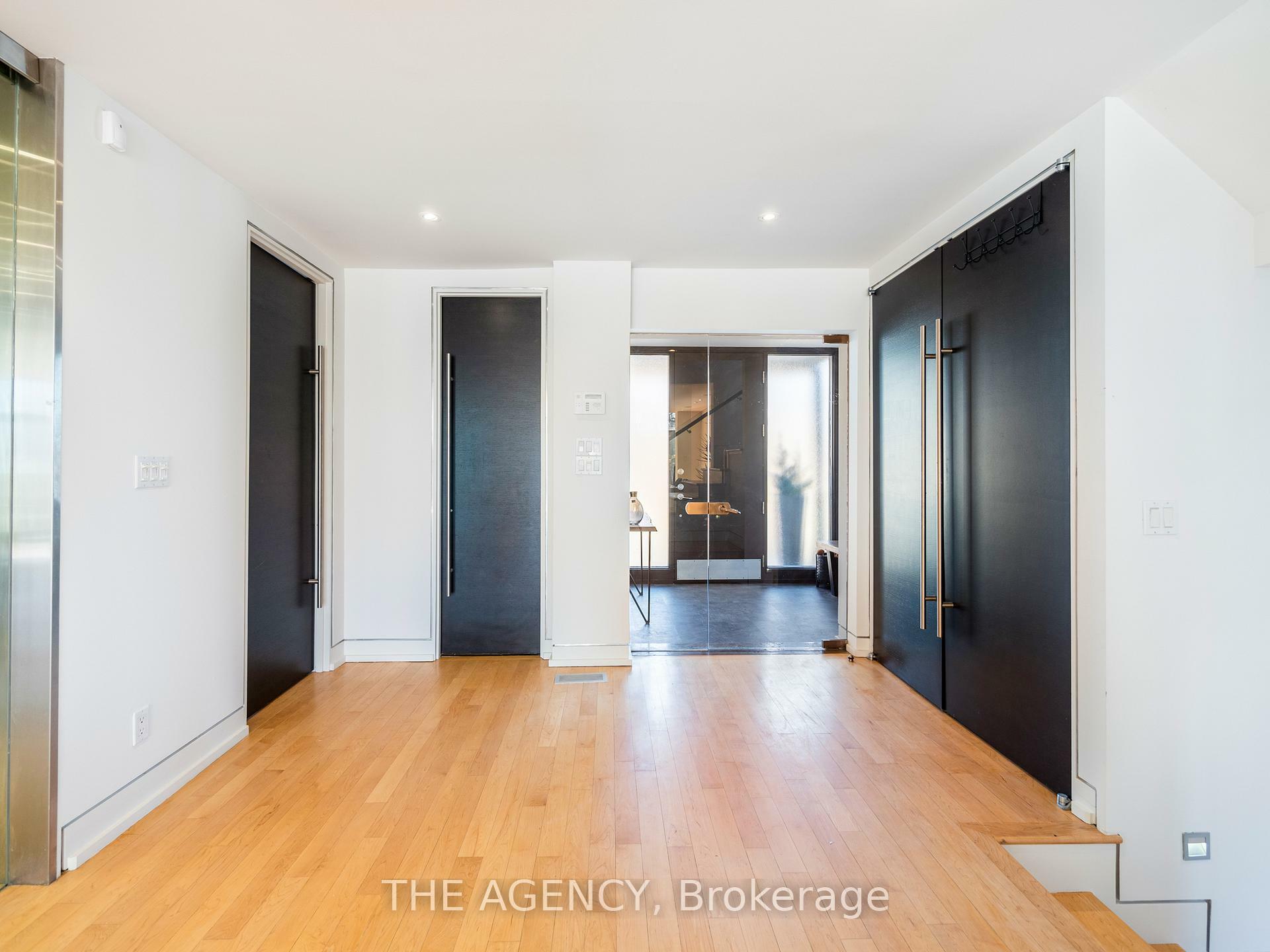 Property Photo: 7 Douglas Crescent ON M4W 2E6