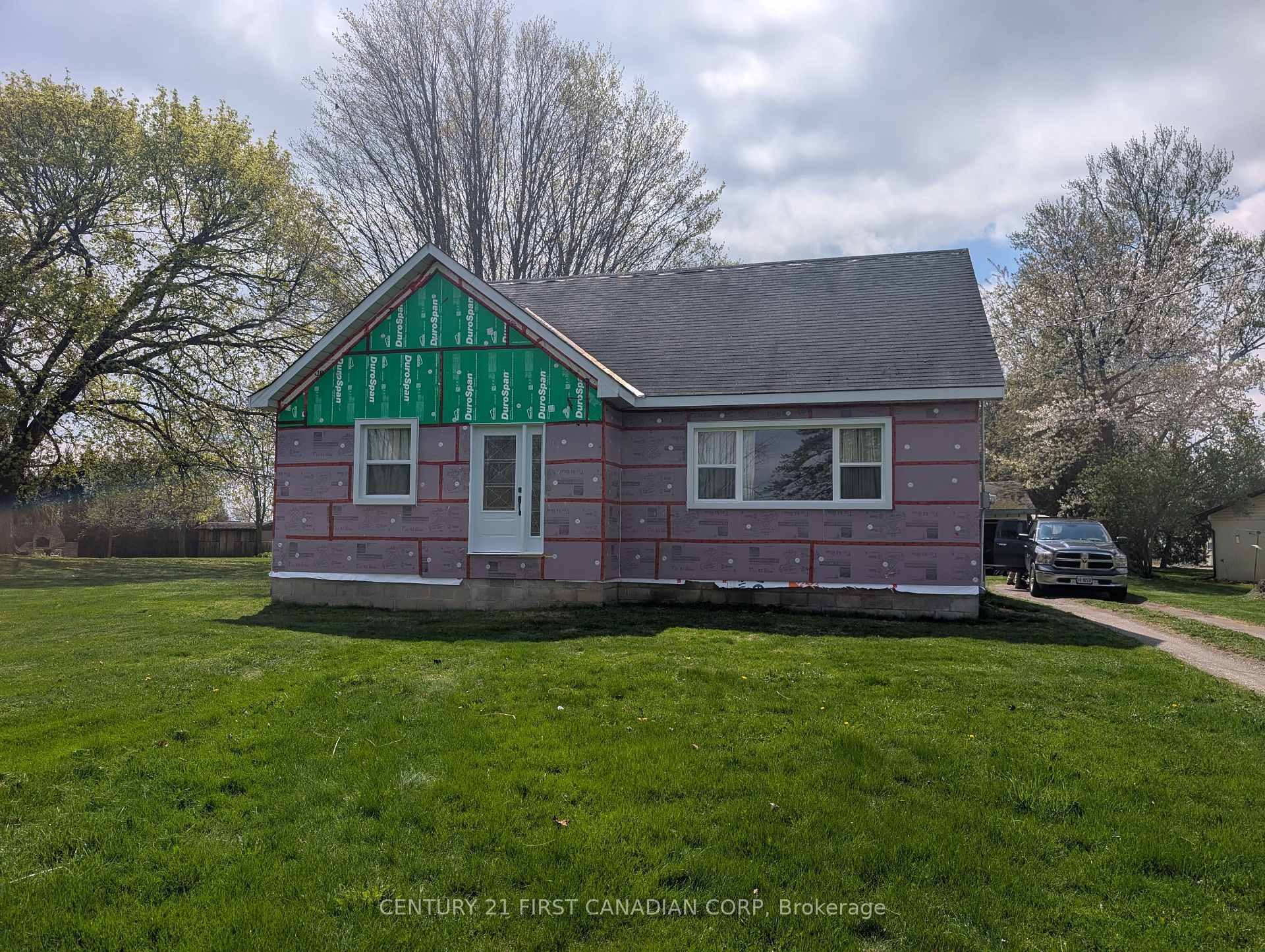 Property Photo: 211 King Edward Street ON N3L 3E3