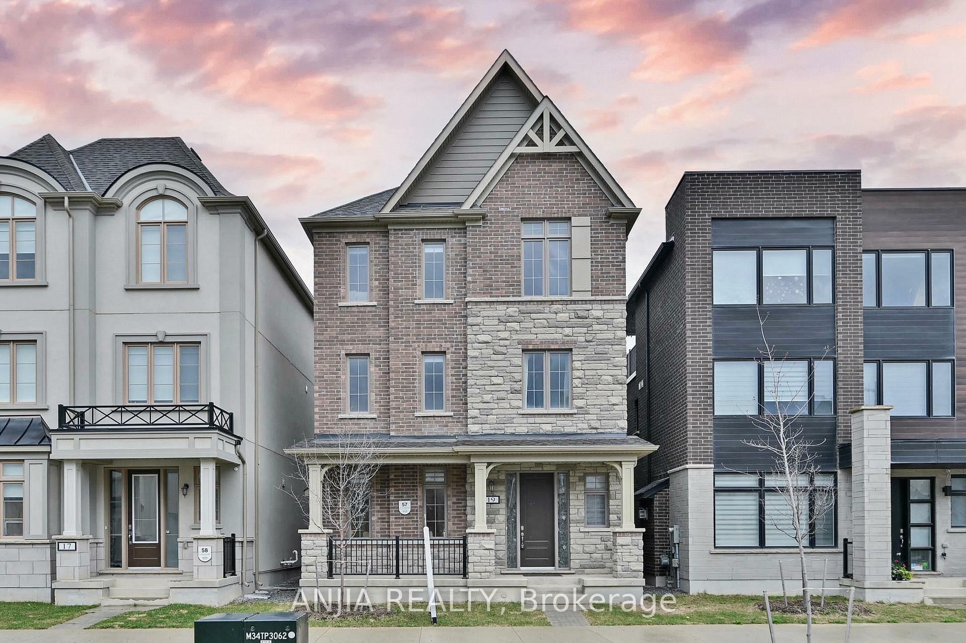 Property Photo: 19 York Downs Boulevard ON L6C 3J5