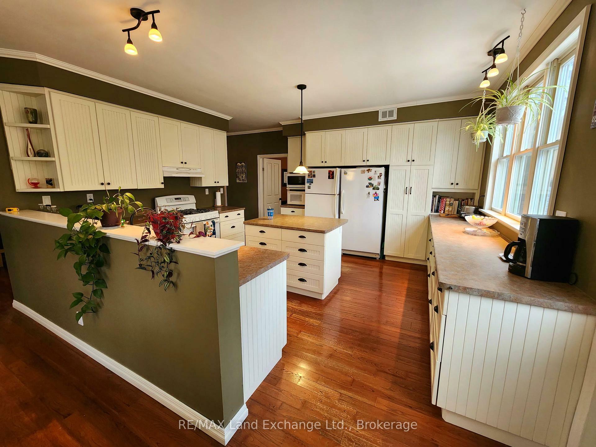 Property Photo: 234 Shadywood Crescent ON N2Z 2X3