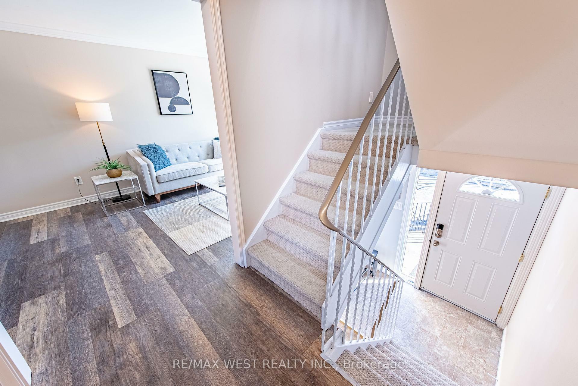 Property Photo: 222 Pearson Street 26 ON L1G 7C6