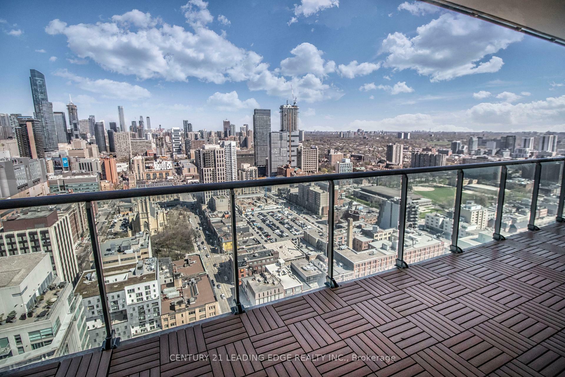 Photo de la propriété:  33 Lombard Street 3503  ON M5C 3H8 