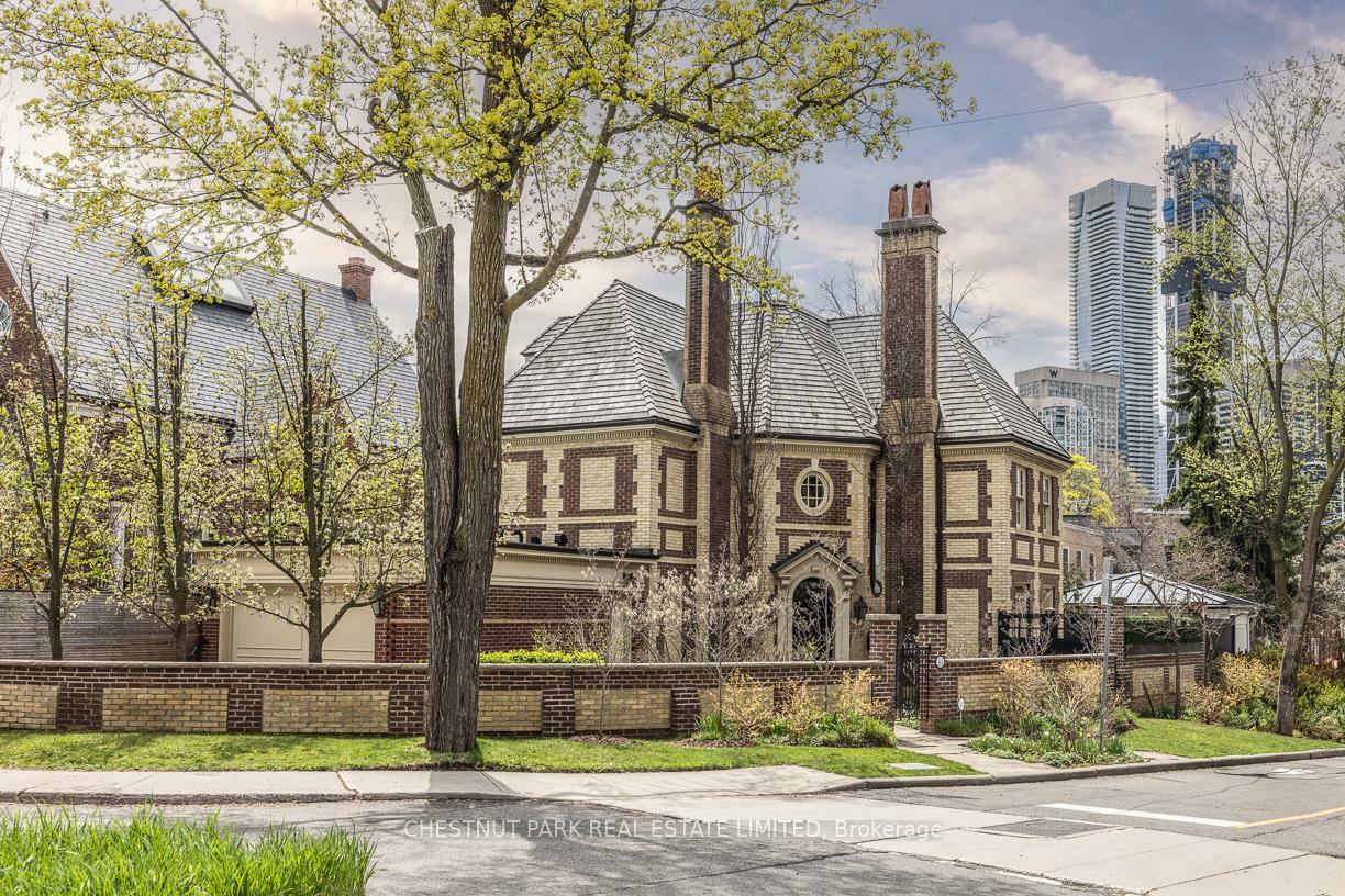 Property Photo: 45 South Drive ON M4W 1R3