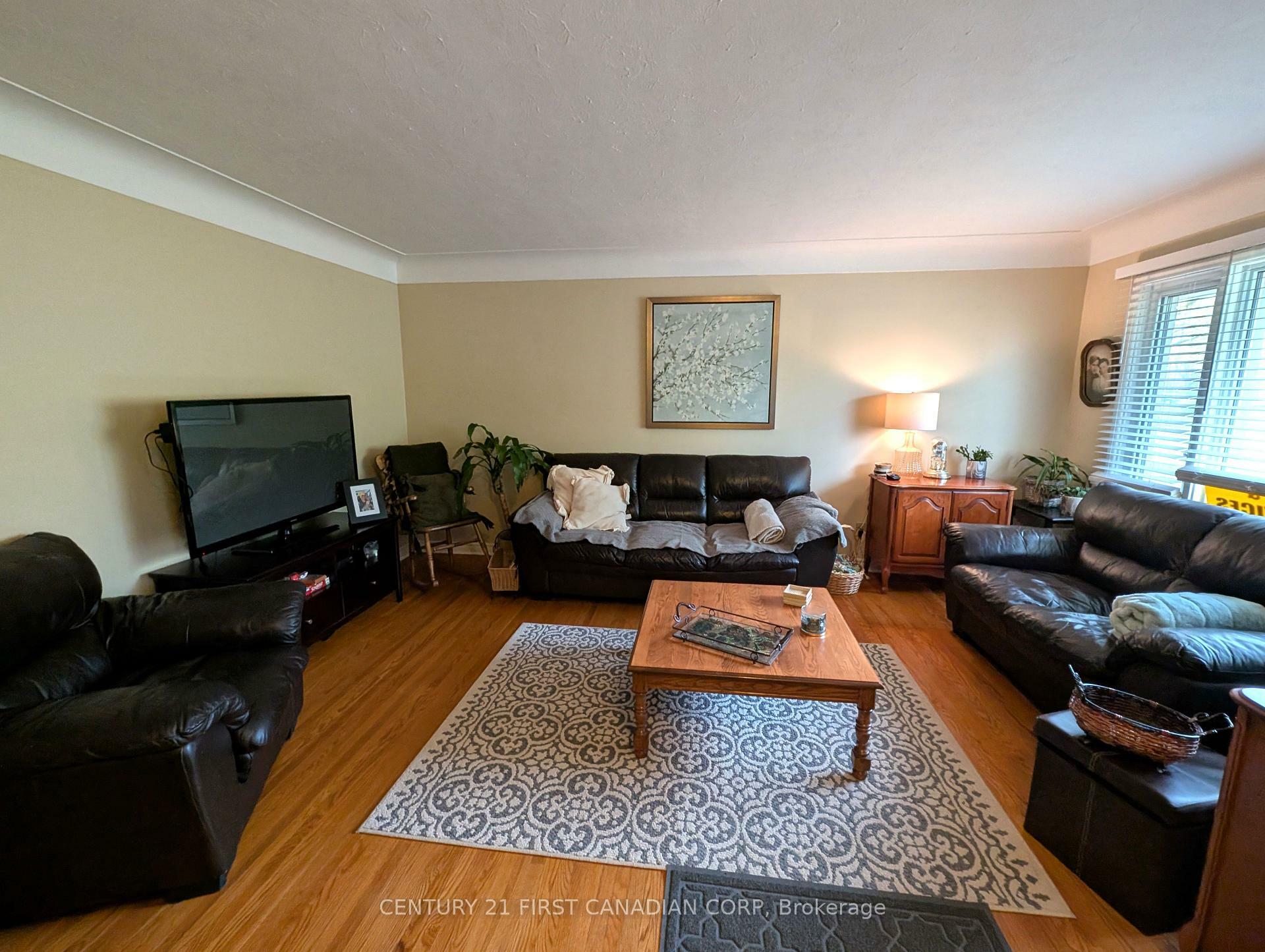 Property Photo: 336 Drury Lane ON N7G 3G1