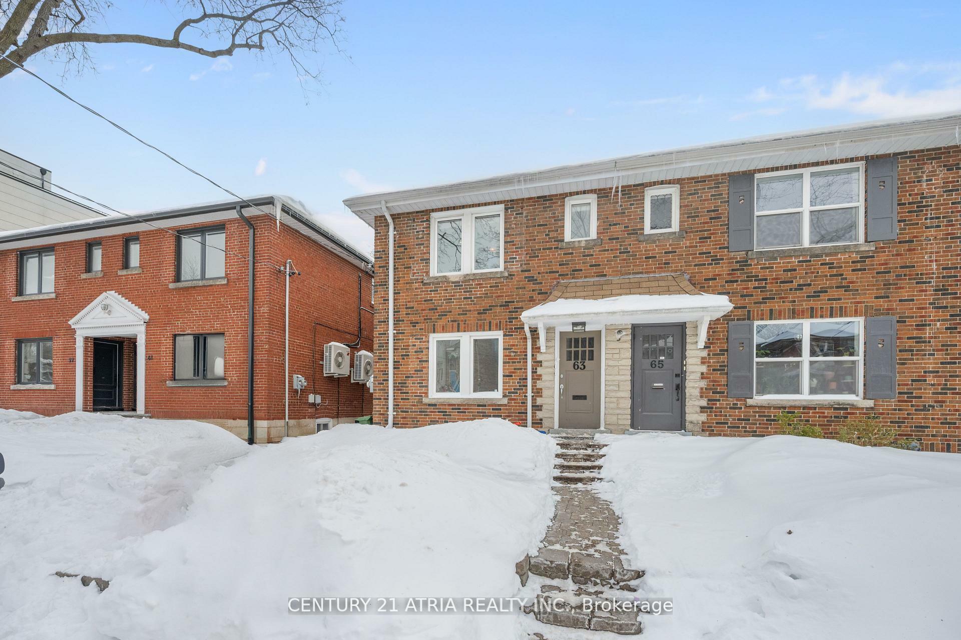 Property Photo: 63 Burnaby Boulevard 2nd Flr ON M5N 1G3