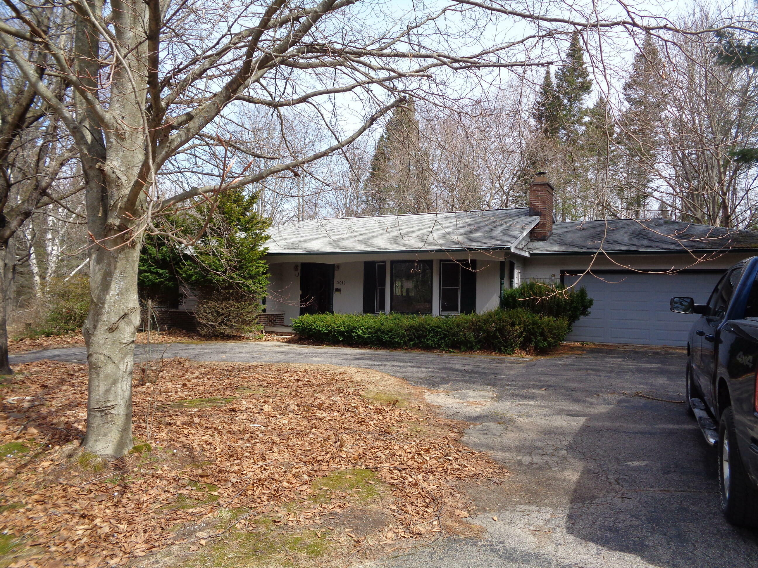 Property Photo:  3019 South Oakridge Drive  MI 48738 