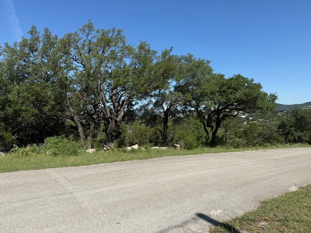 Property Photo: 7621 White Oak Drive TX 78645