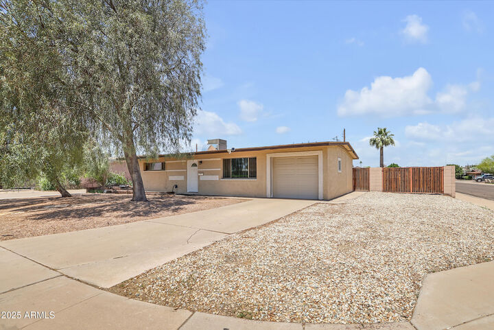 Property Photo:  1526 W Huntington Drive  AZ 85282