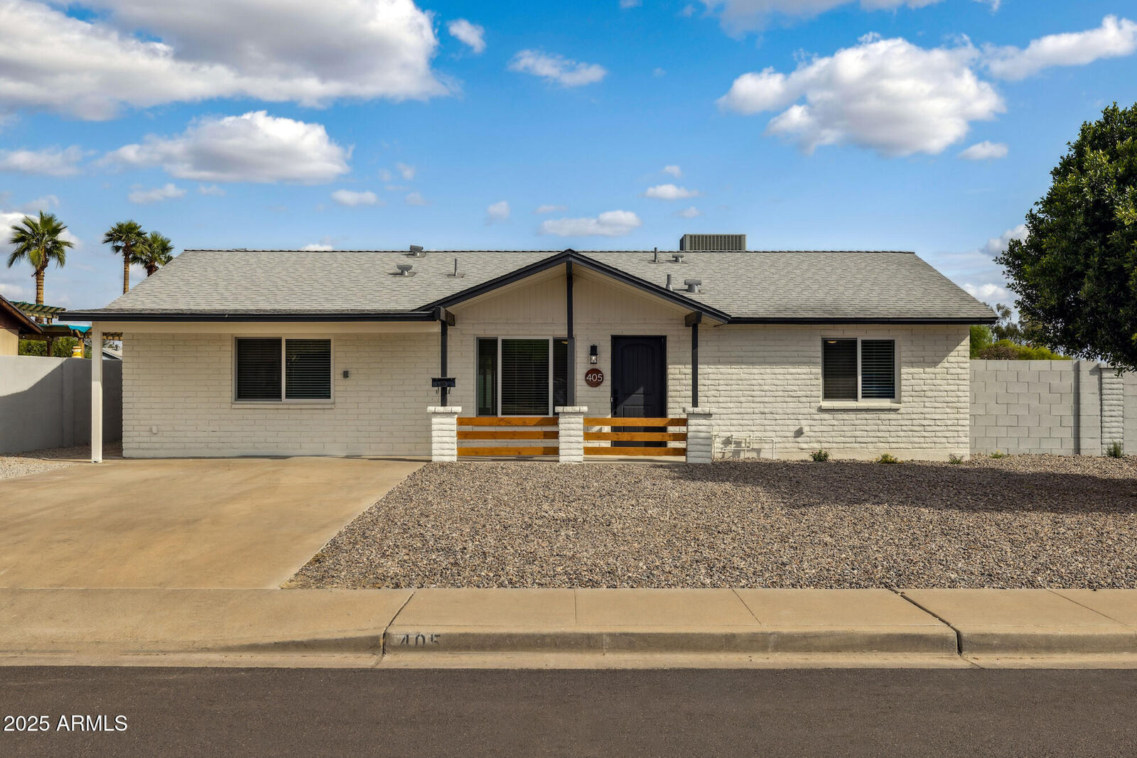 Property Photo: 405 E Cornell Drive AZ 85283