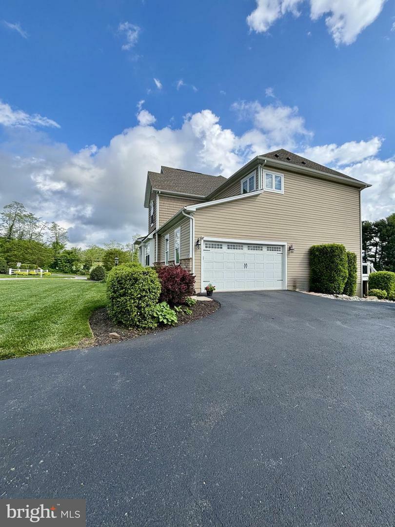 Property Photo: 2525 Floreta Court MD 21050