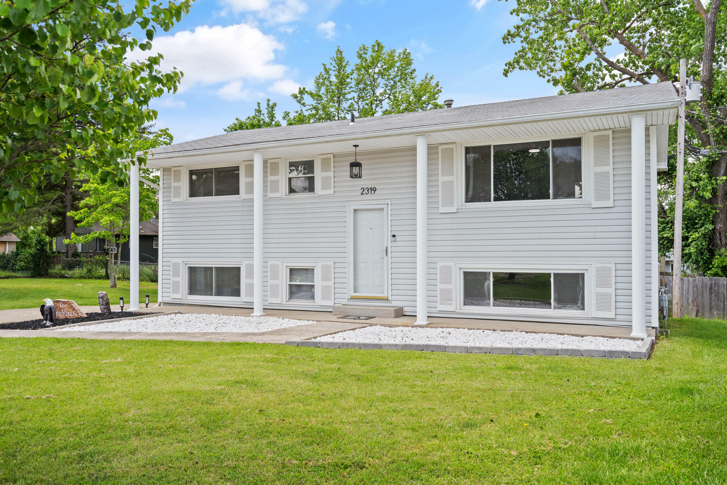 Property Photo: 2319 Windmill Ct MO 65202