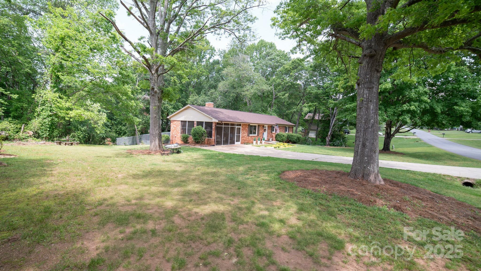 Property Photo: 4515 Diamond Street NC 28638