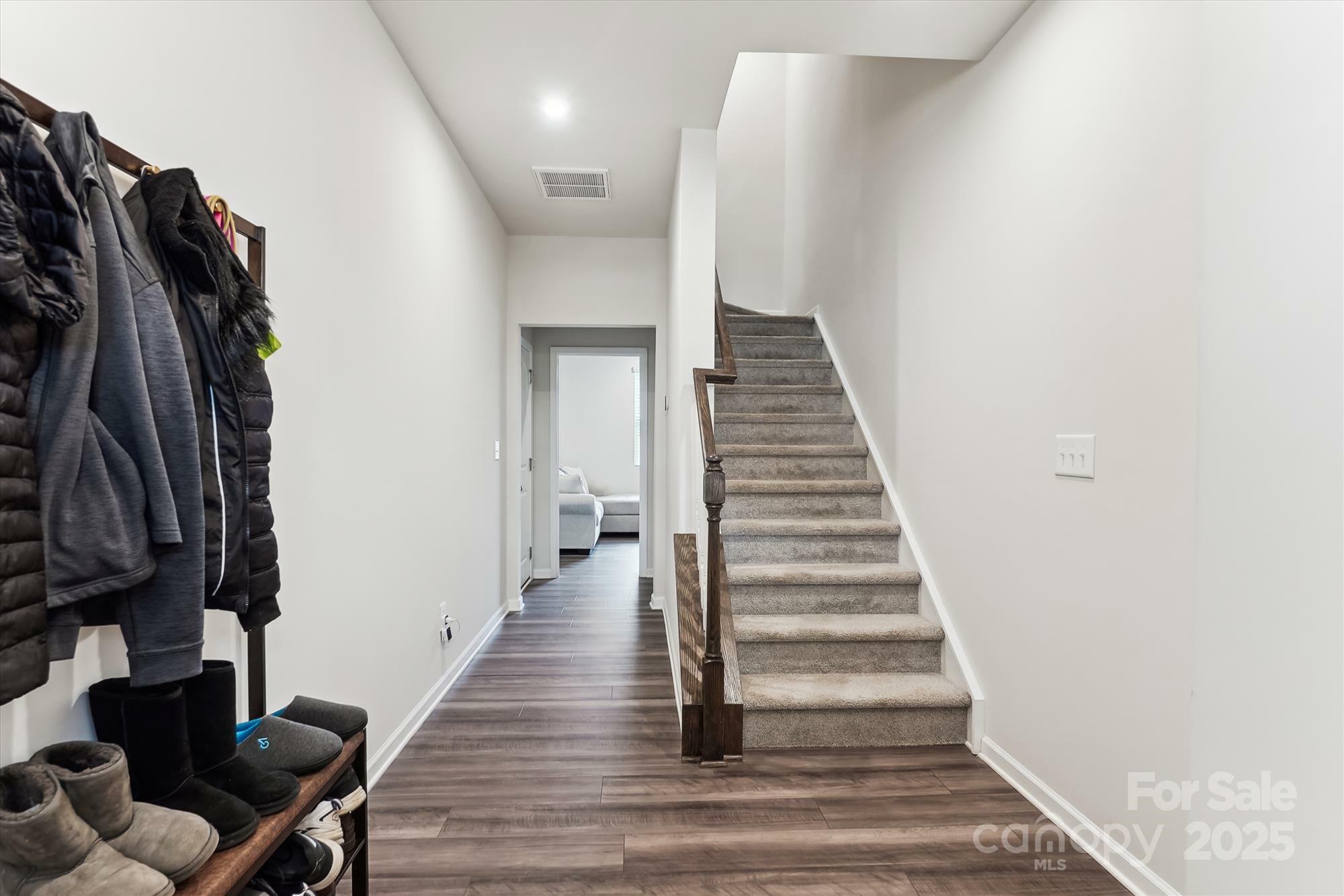 Property Photo: 1206 Keydet Drive NC 28216