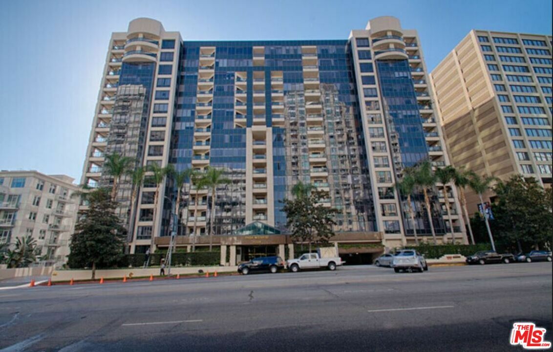 Property Photo: 10724 Wilshire Blvd CA 90024