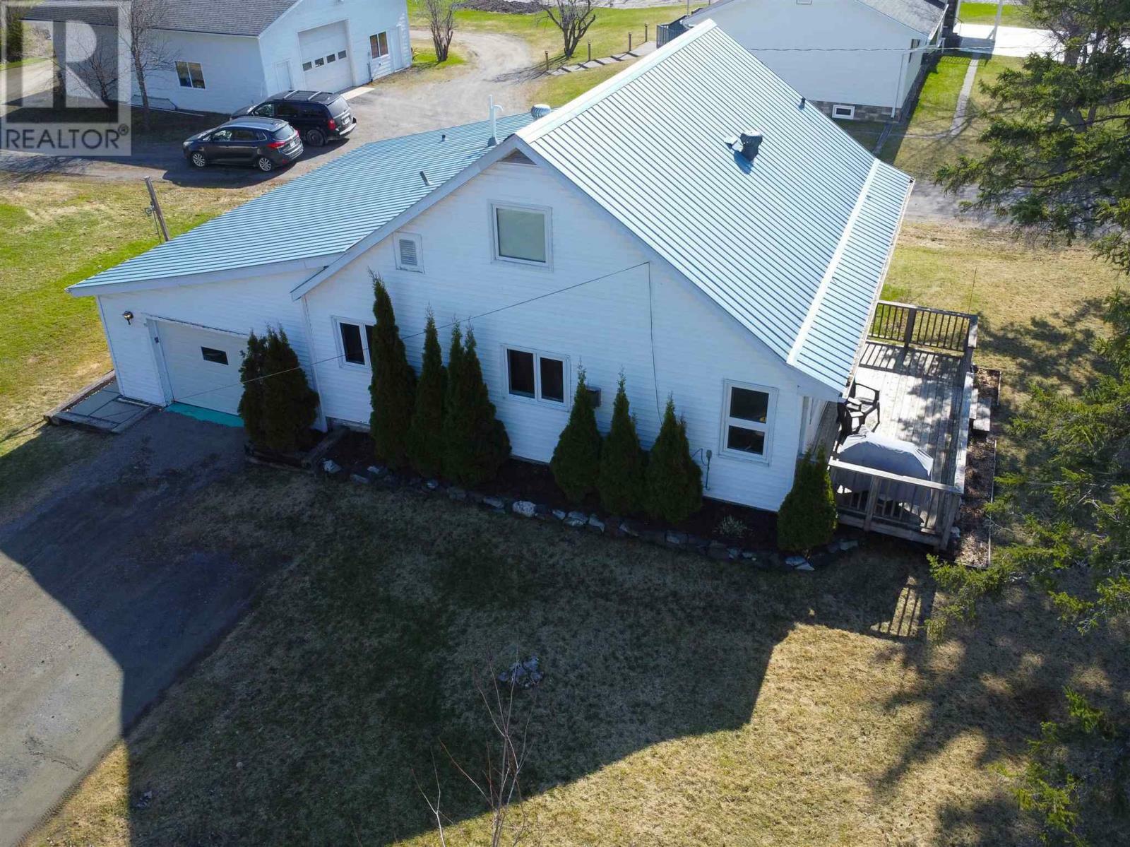 Property Photo:  226 Front St  ON P0W 1E0 