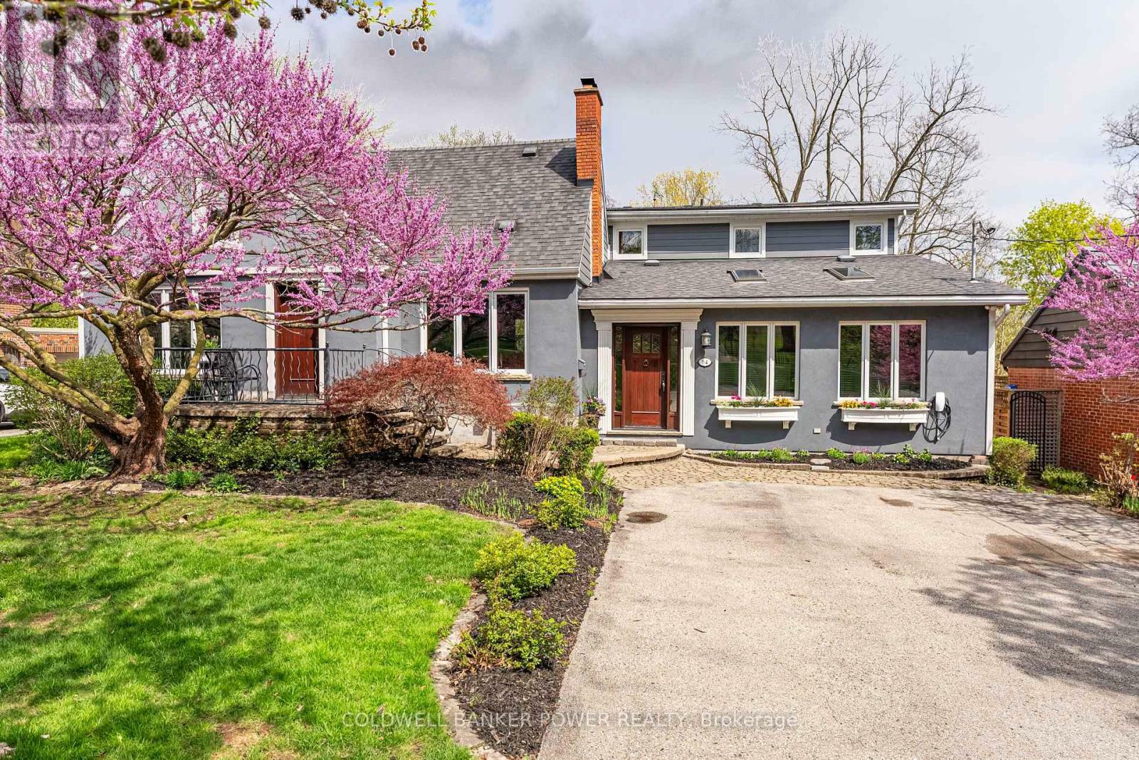 Property Photo: 84 Grand Avenue ON N6C 1L7