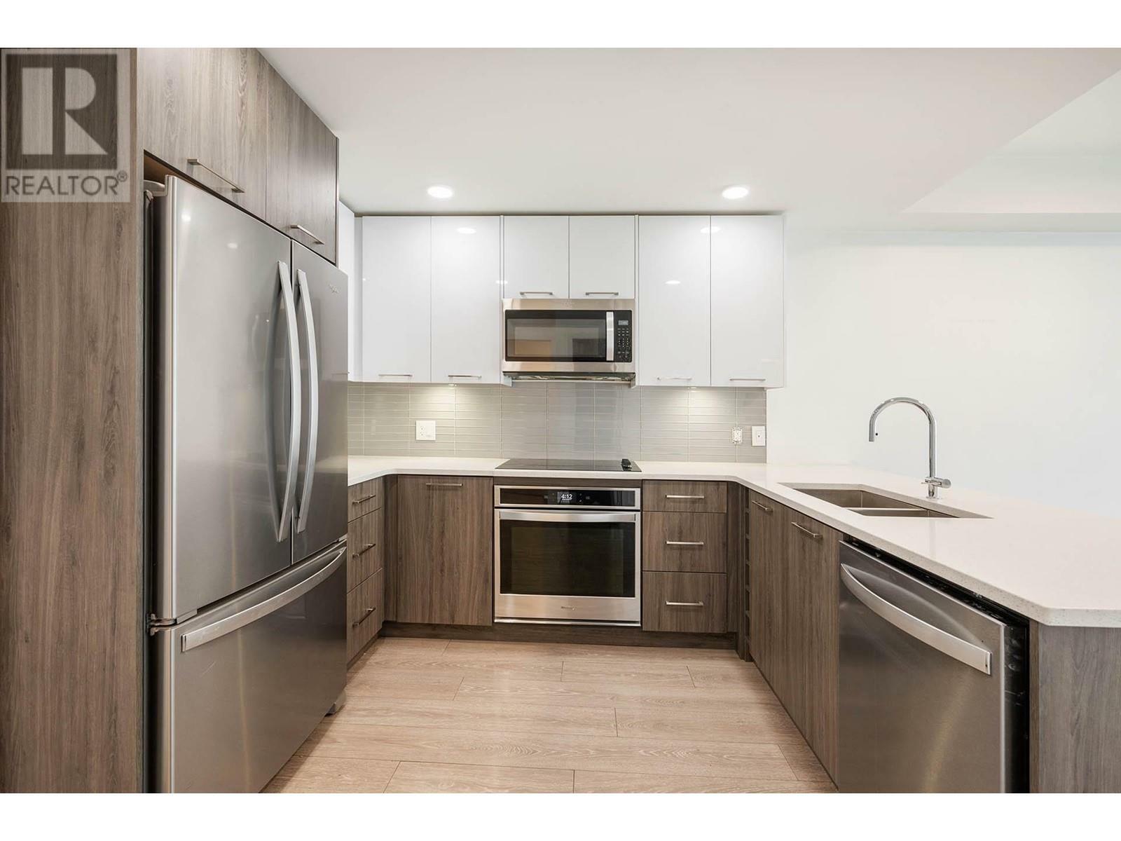 Property Photo: 885 University Drive 202 BC V2H 1T7