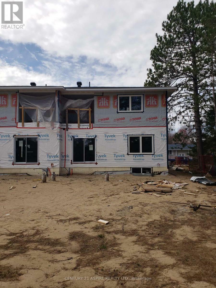 Photo de la propriété: 94D Frontenac Crescent ON K0J 1P0