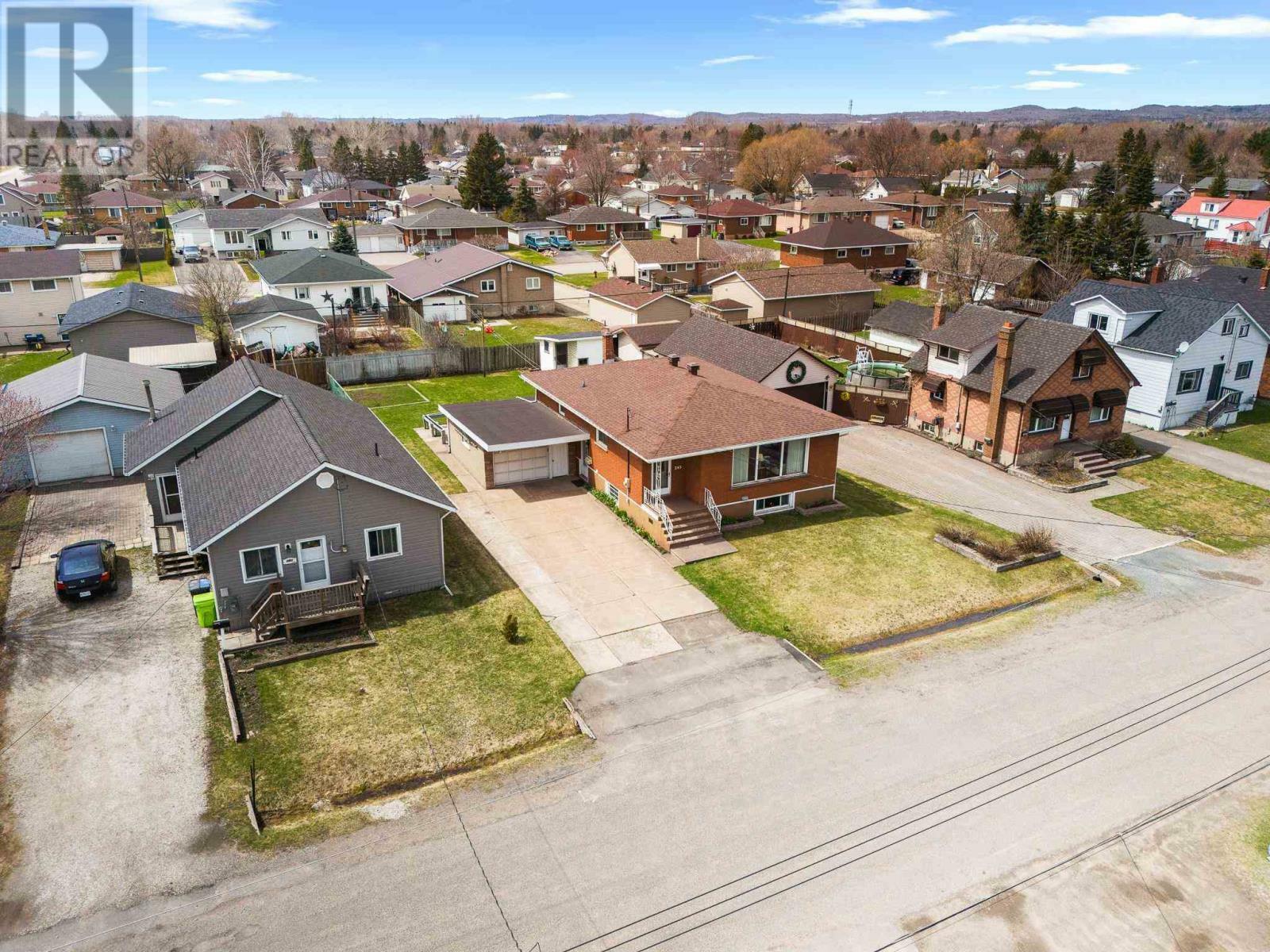 Property Photo: 265 Pittsburg Ave ON P6C 5B7
