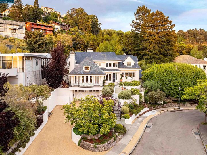 Property Photo:  32 Vicente Rd  CA 94705