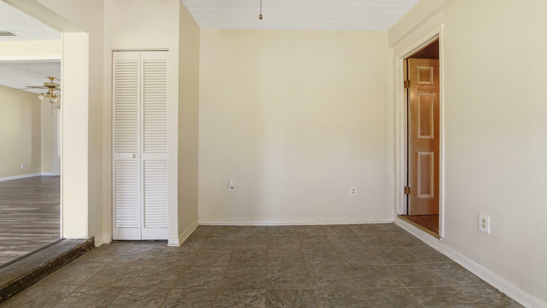 Property Photo: 4949 E 2nd Street FL 32404