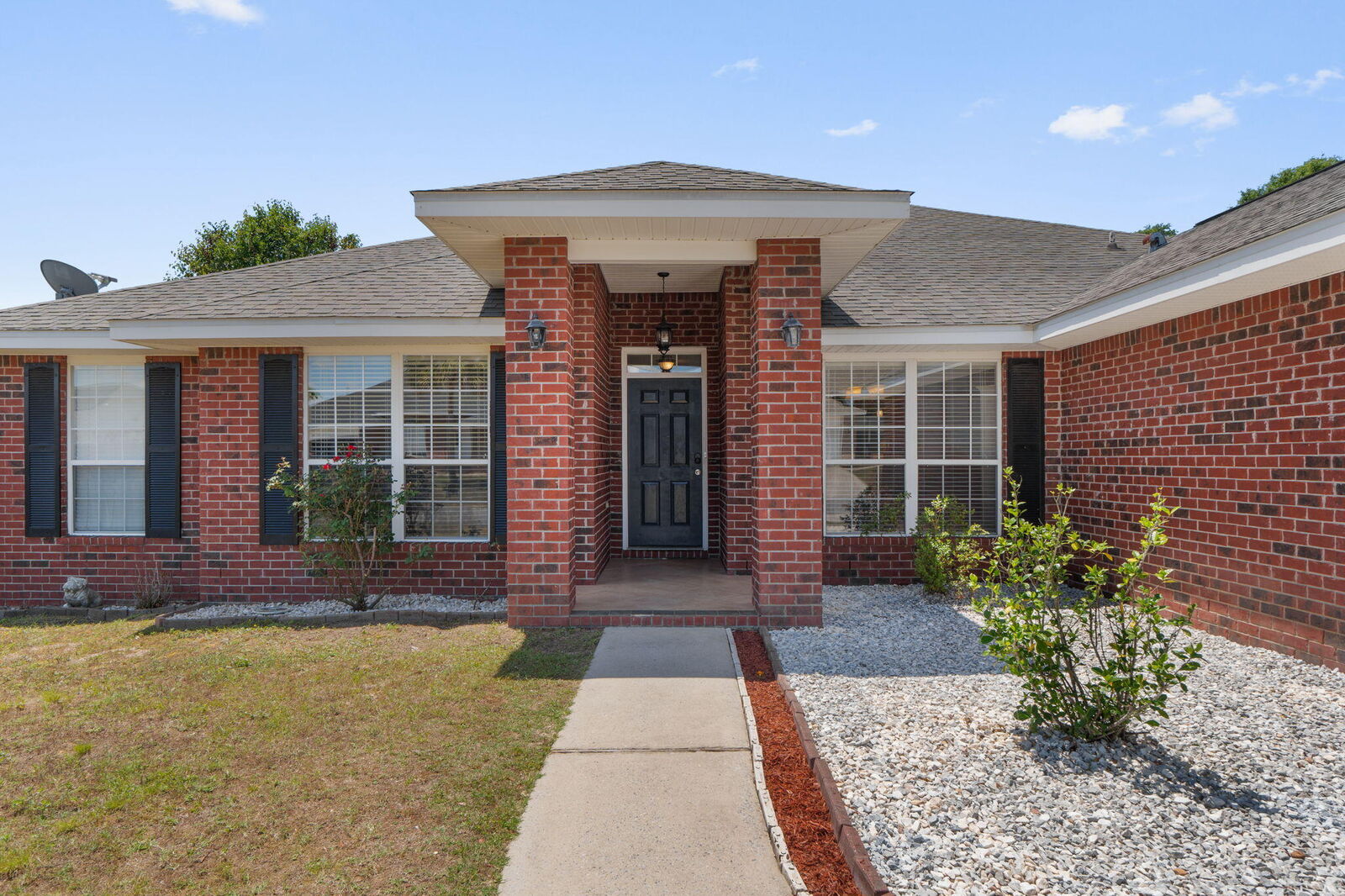 Property Photo: 2108 Hagood Loop FL 32536