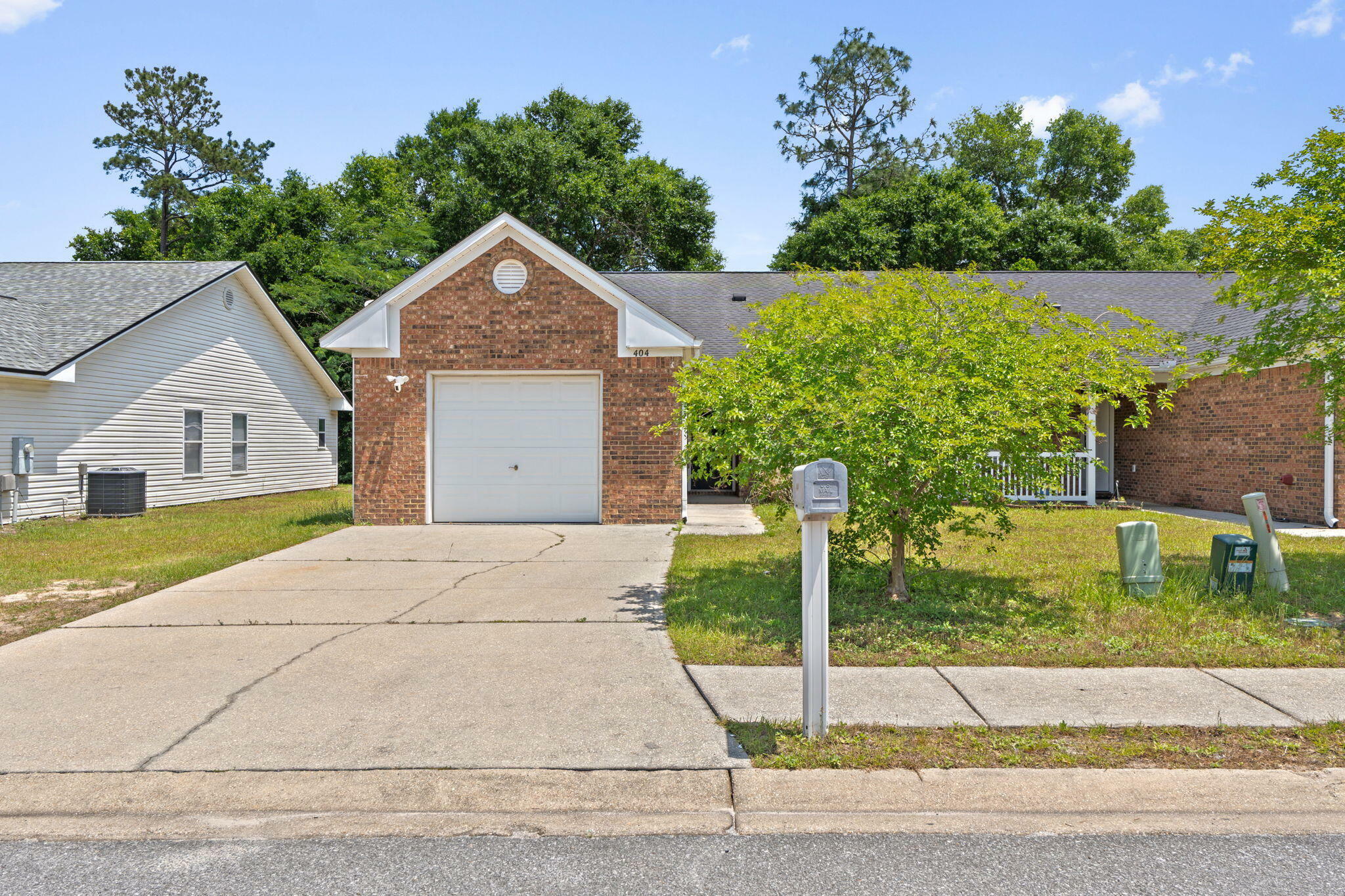 Property Photo: 404 Eisenhower Drive FL 32539