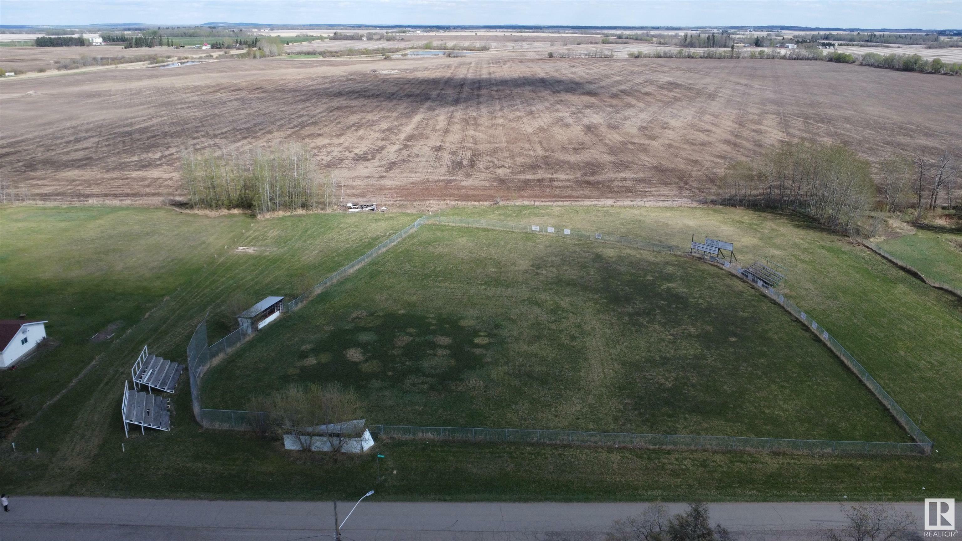 Property Photo:  4904 49 Avenue  AB T0G 2J0 