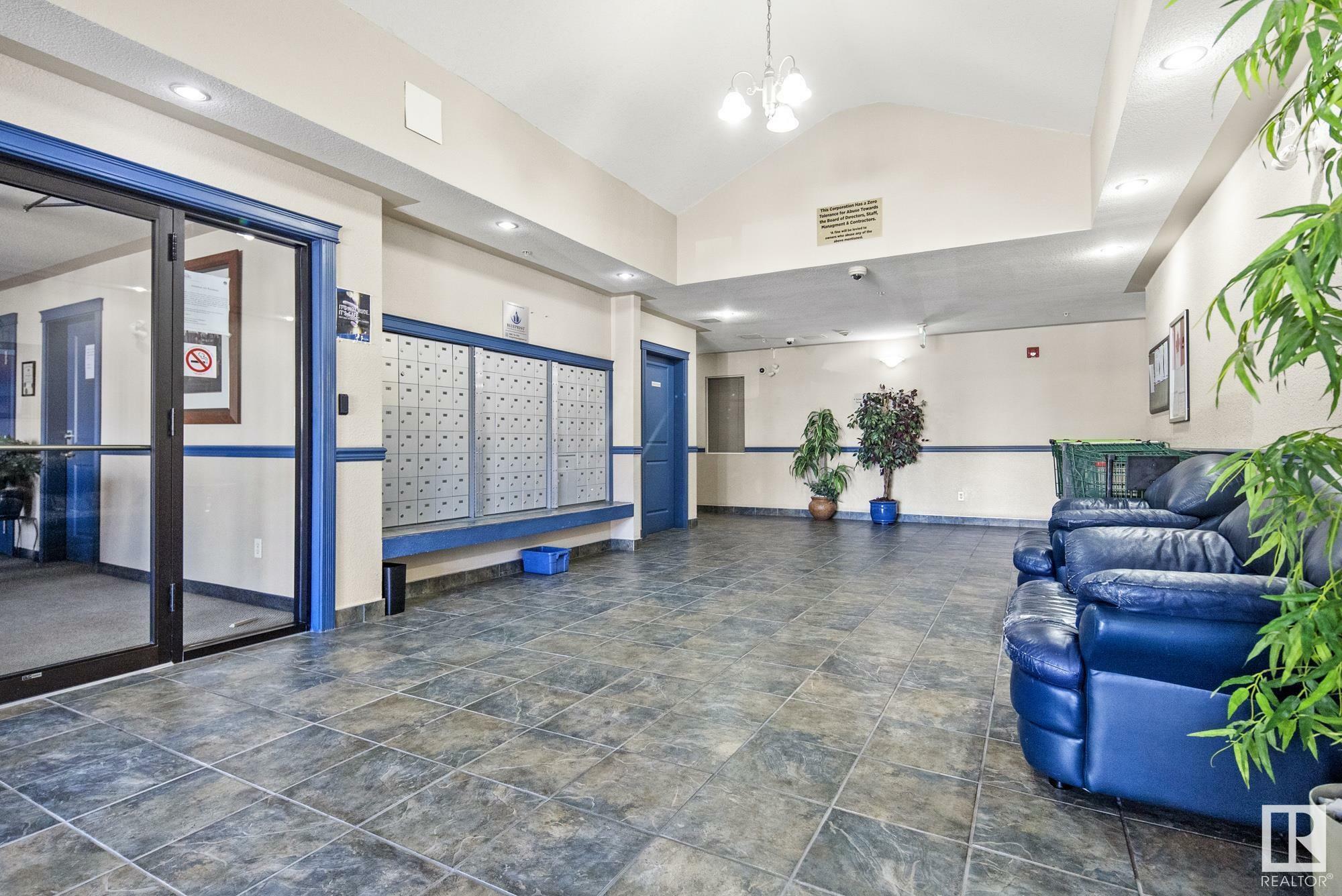 Photo de la propriété: 16221 95 Street NW 205 AB T5Z 3V3