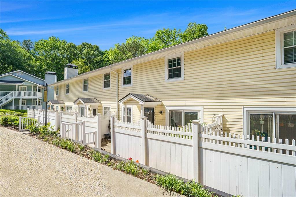 Property Photo: 2716 Suwanee Way SE GA 30067