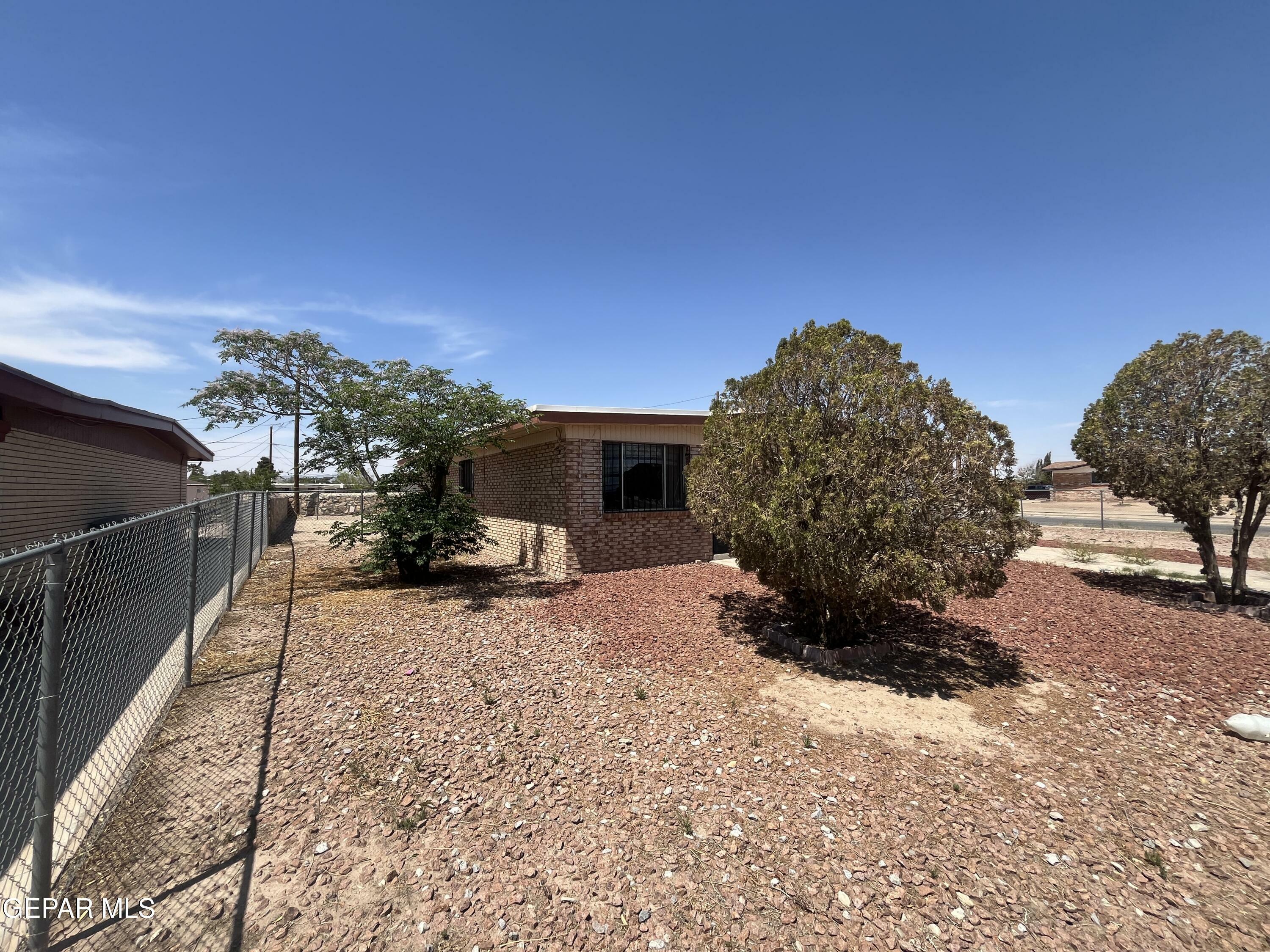 Property Photo: 962 Geronne Drive TX 79907