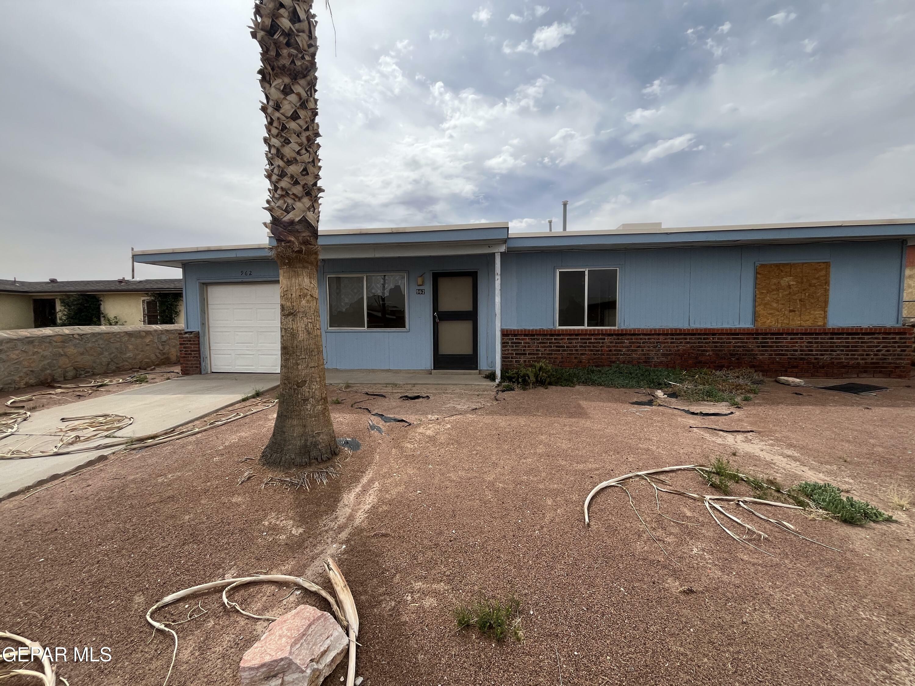 Property Photo: 962 Geronne Drive TX 79907