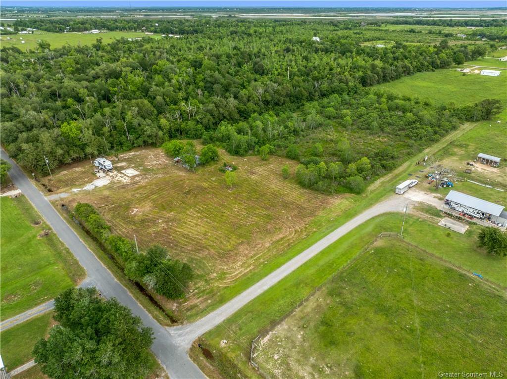 Property Photo: 236 Delaney Road LA 70607