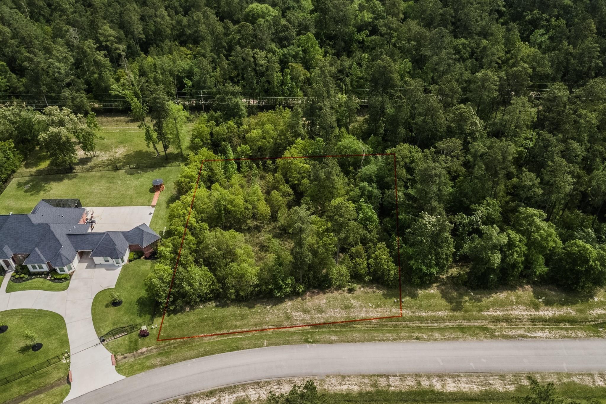 Property Photo: 27588 S Lazy Meadow Way TX 77386