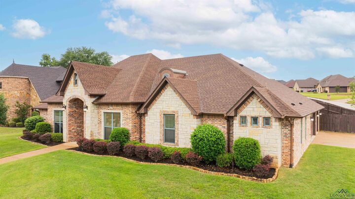 Property Photo:  3000 Fairway Oaks  TX 75605