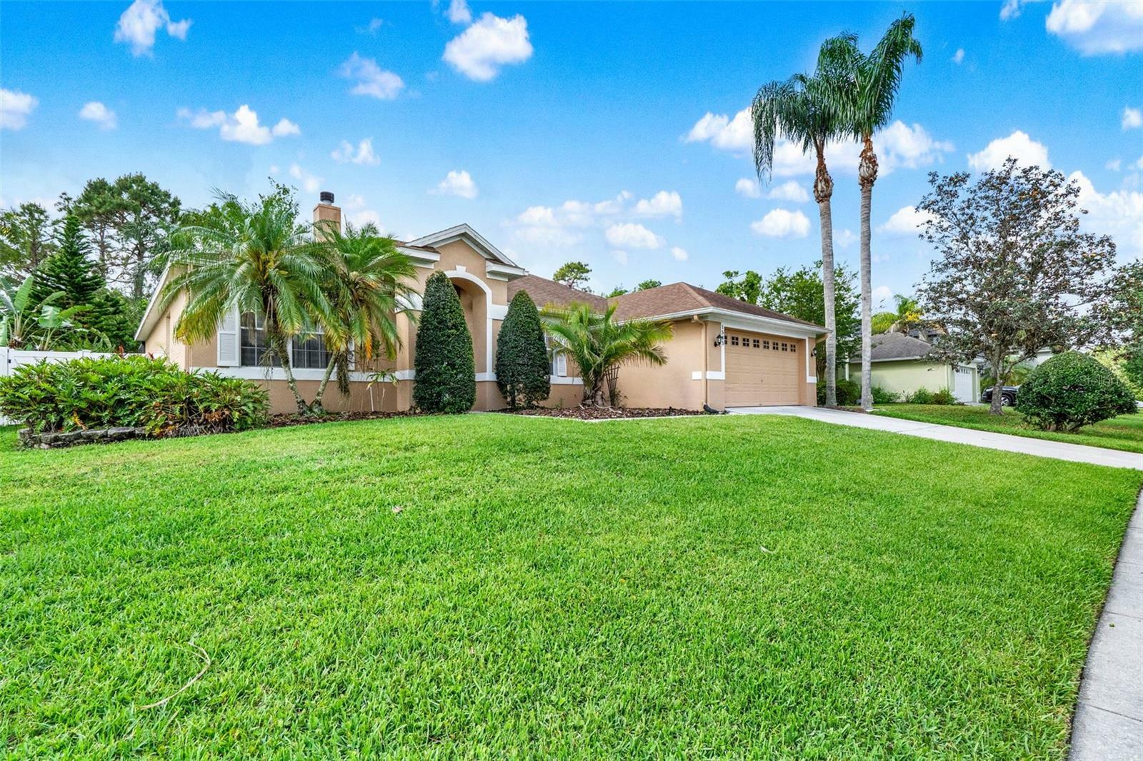 Property Photo: 1585 Maidencane Loop FL 32765