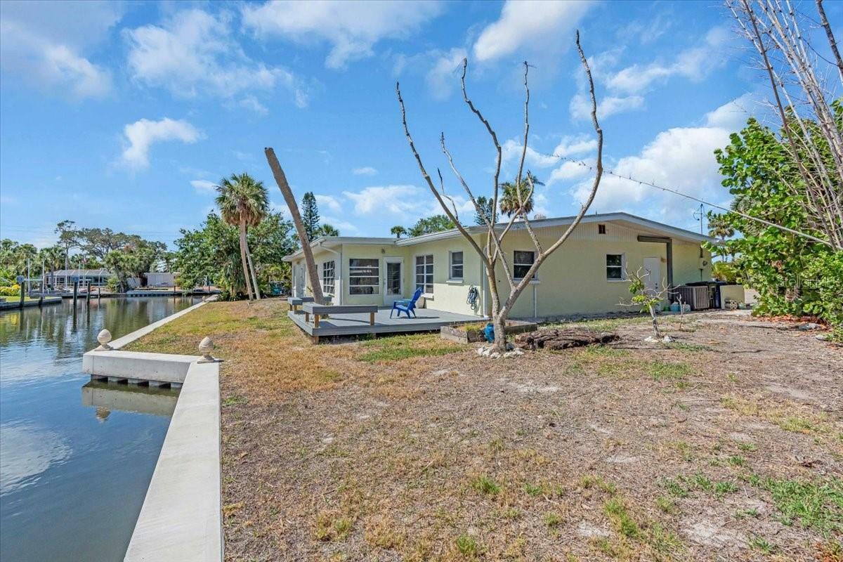 Property Photo: 396 Avenida Madera FL 34242