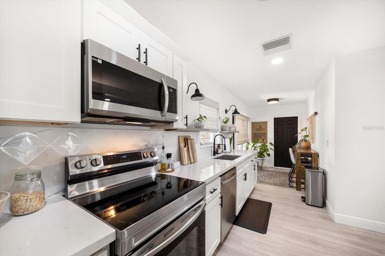 Property Photo:  14 S Meteor Avenue  FL 33765