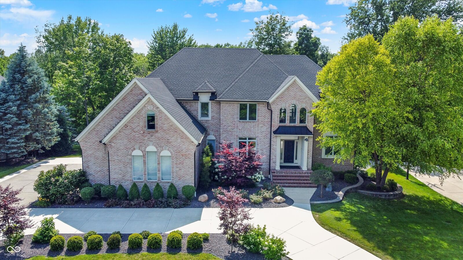 Property Photo: 13934 Salsbury Creek Drive IN 46032