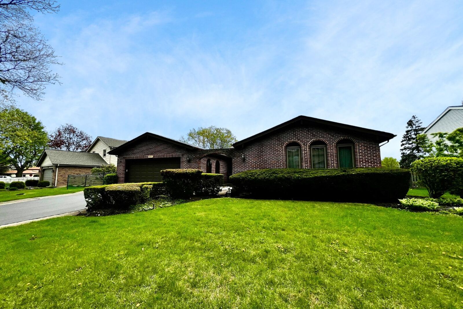 Property Photo: 1121 E Cooper Drive IL 60074