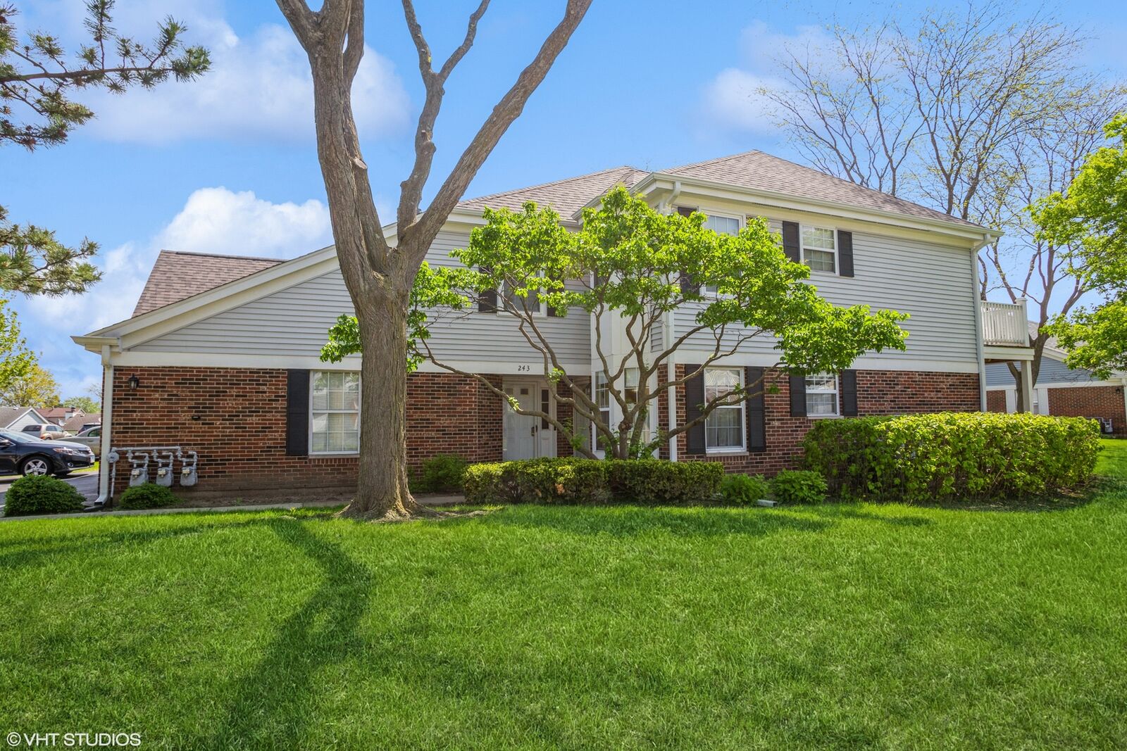 Property Photo:  241 Green Knoll Lane 241  IL 60107 