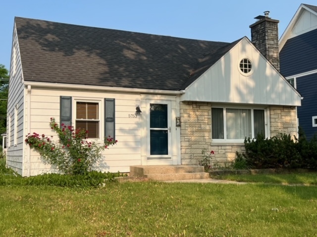 Property Photo: 5753 Washington Street IL 60516