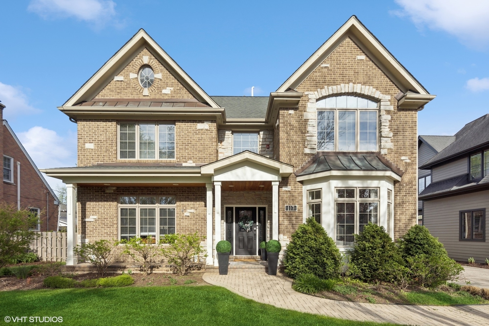 117 Iroquois Drive  Clarendon Hills IL 60514 photo