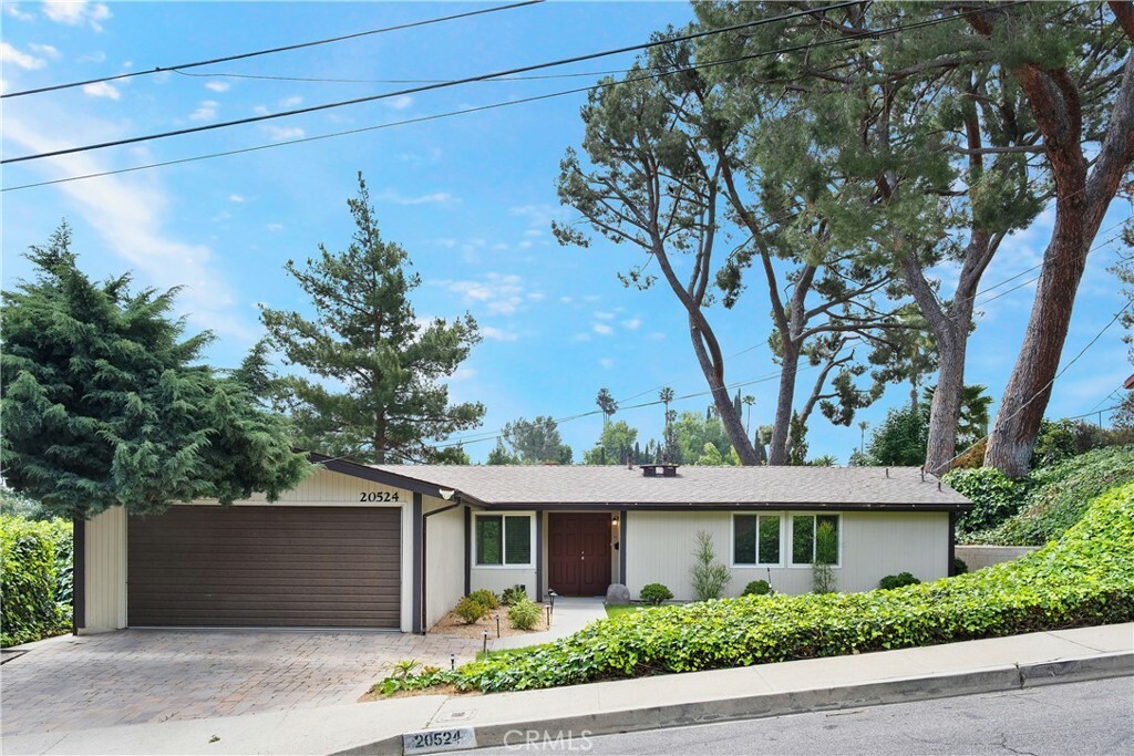 Property Photo: 20524 Rhoda Street CA 91367