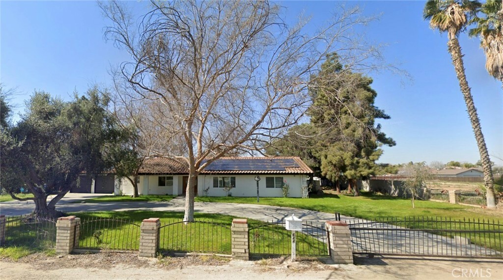 644 Whittendale Street  Bakersfield CA 93307 photo