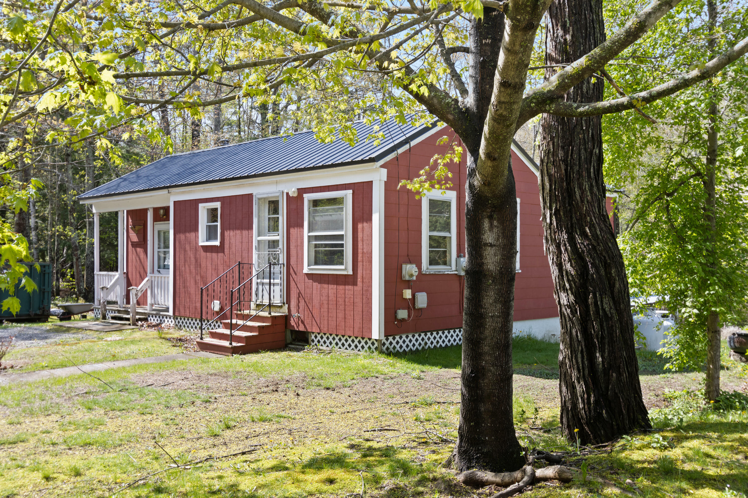 Property Photo: 7 Roosevelt Street ME 04083