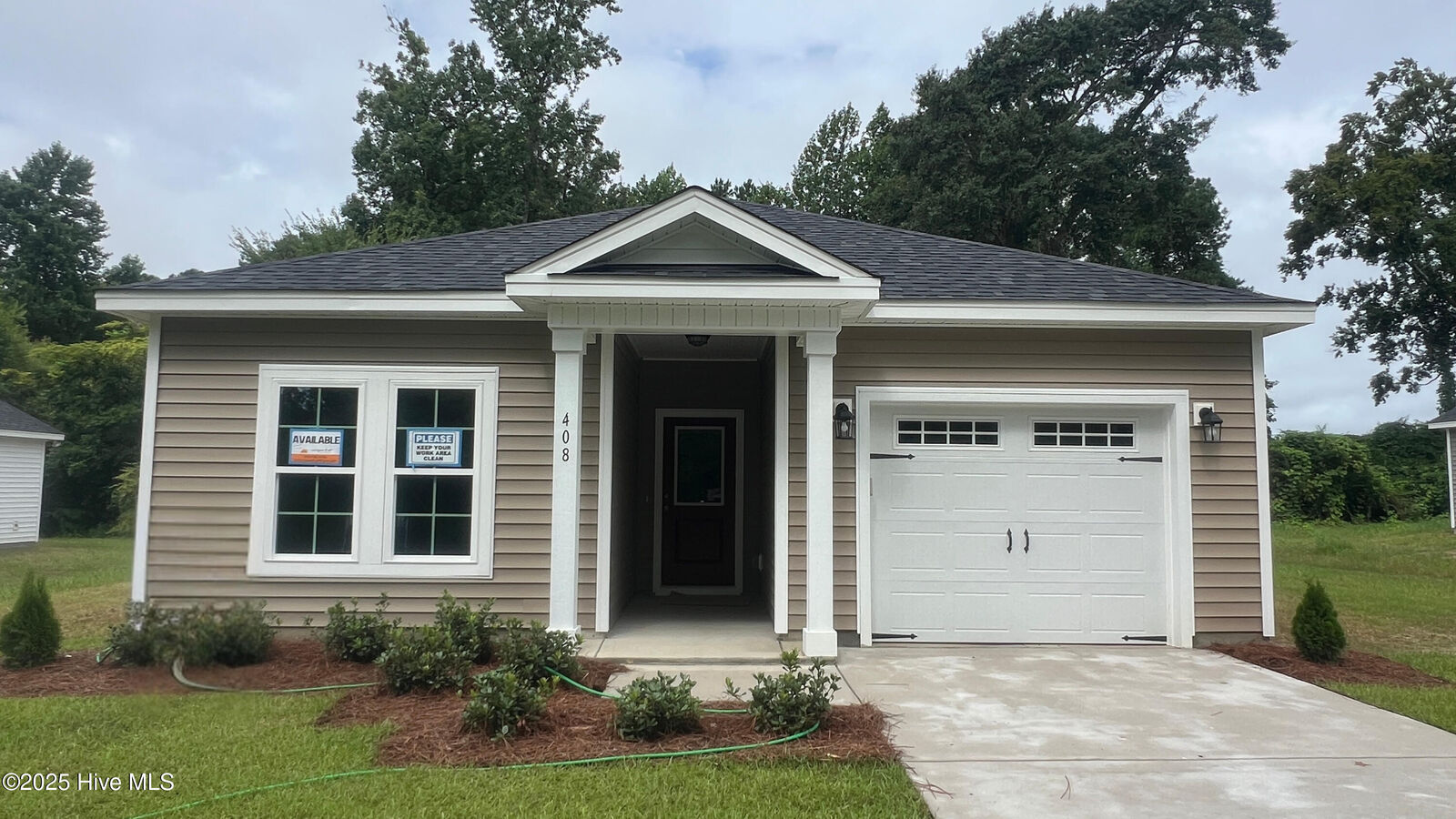 Property Photo:  408 Hadnot Avenue  NC 28555 