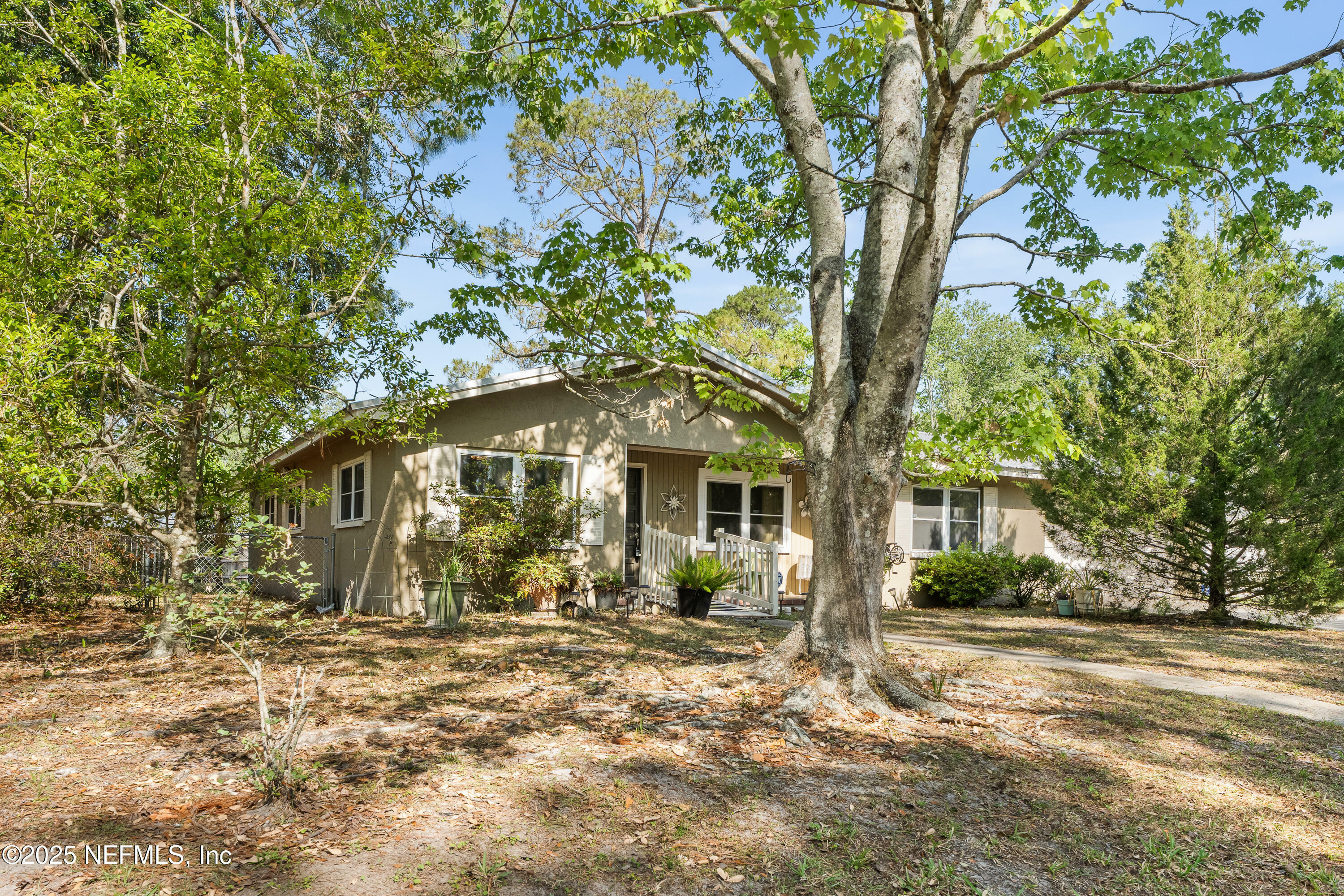 Property Photo: 5620 NW 25th Street FL 32653
