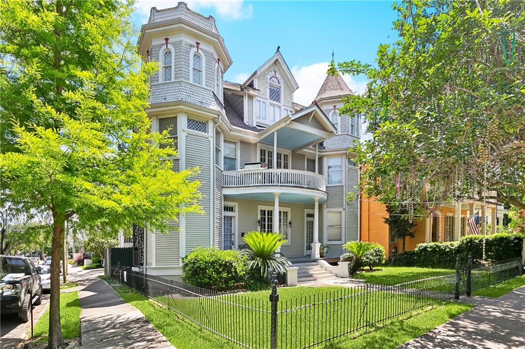 Property Photo:  6056 Prytania Street  LA 70118 